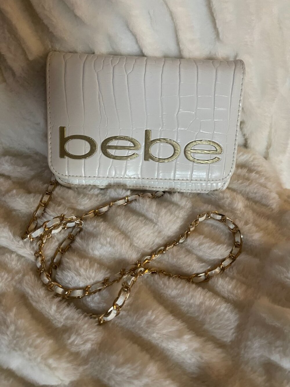 Bebe Womens Crossbody Bag Logo White with Gold embossed celia shoulder chain bag